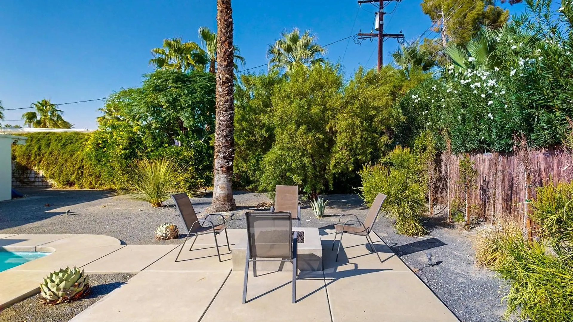 Mid Century Meiselman With Private Pool & Spa Permit# 3971 Palm Springs
